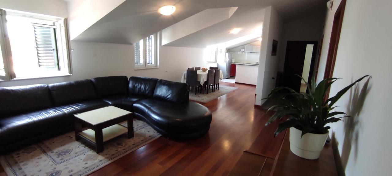 Luxury City Centre Apartment With Stunning View オミシュ エクステリア 写真