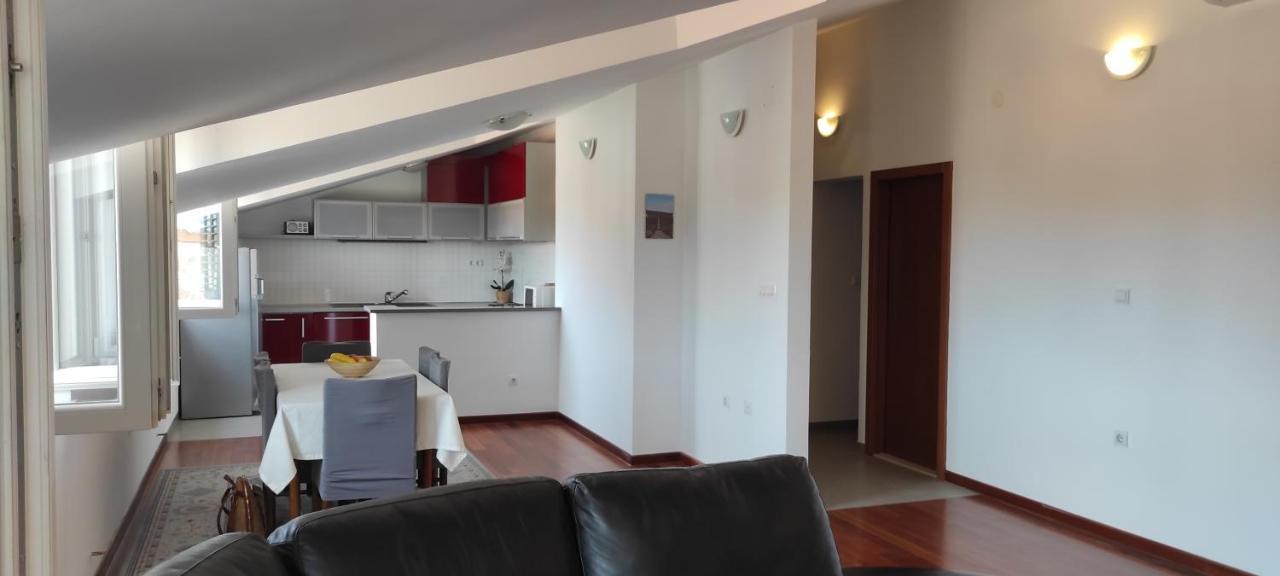 Luxury City Centre Apartment With Stunning View オミシュ エクステリア 写真
