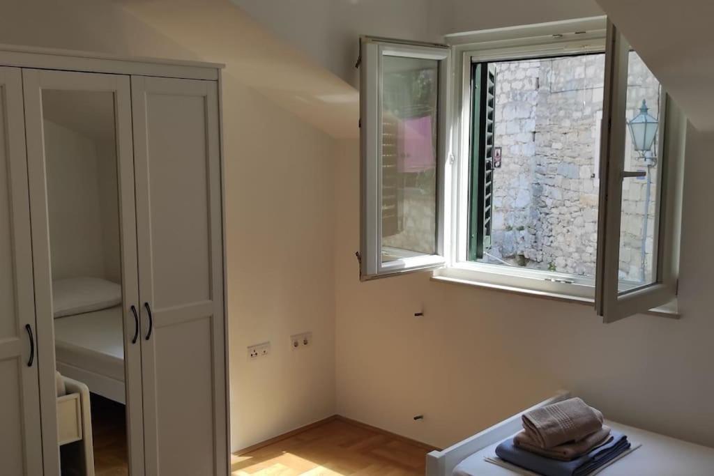 Luxury City Centre Apartment With Stunning View オミシュ エクステリア 写真