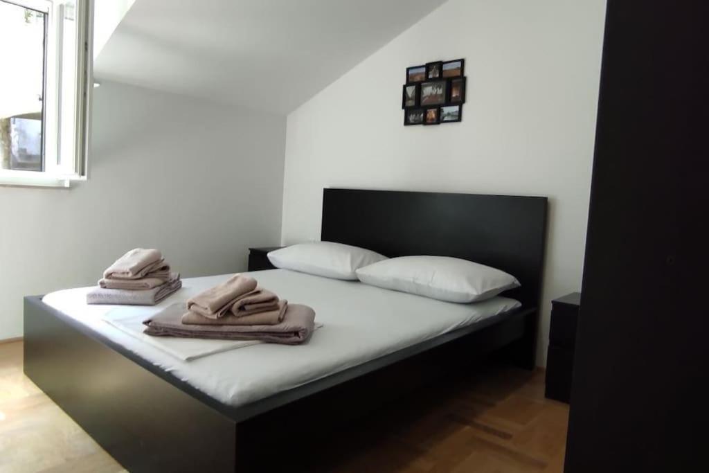 Luxury City Centre Apartment With Stunning View オミシュ エクステリア 写真