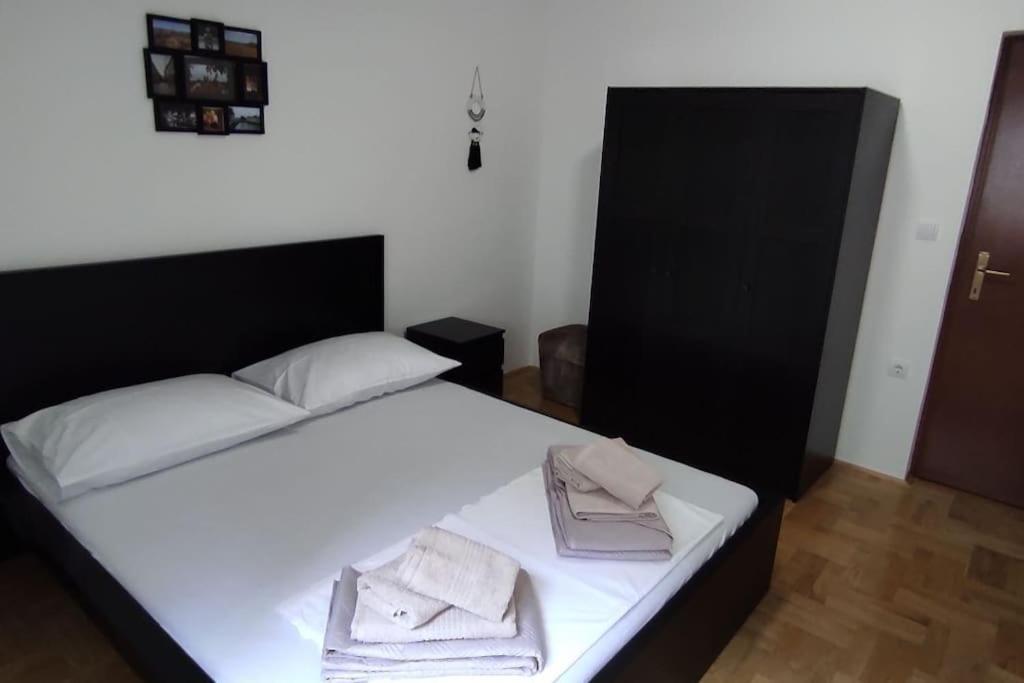Luxury City Centre Apartment With Stunning View オミシュ エクステリア 写真