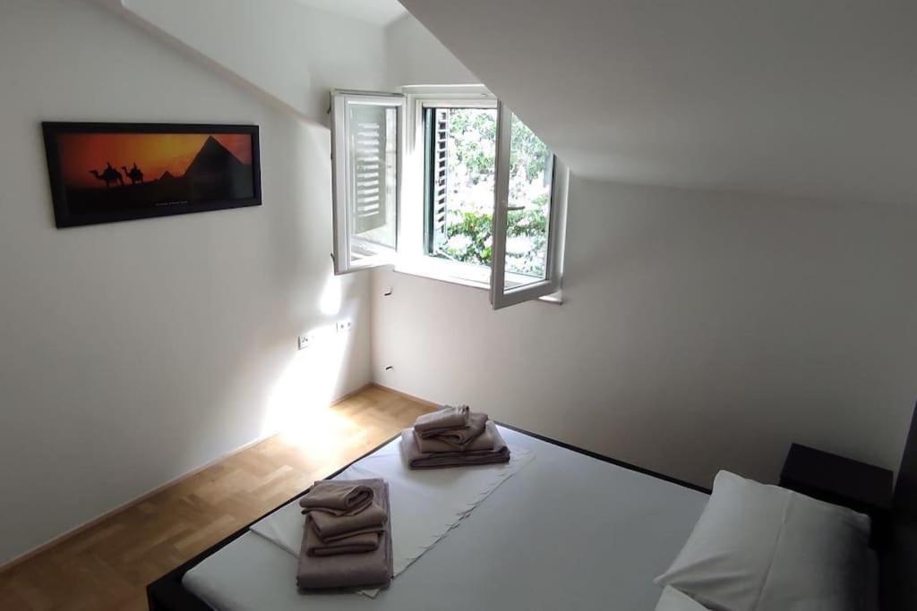 Luxury City Centre Apartment With Stunning View オミシュ エクステリア 写真